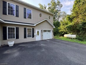 Building Photo - 32 Woodland Dr