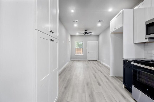 Foto del edificio - 8153 Tate St