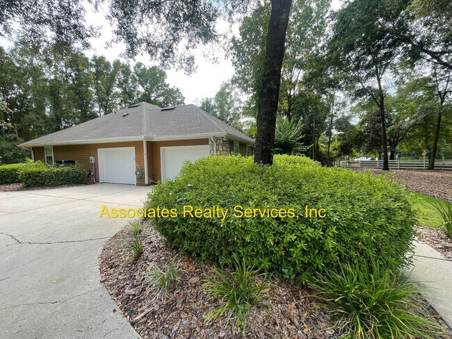 Foto del edificio - Just Listed!   Fabulous home in Southgate!