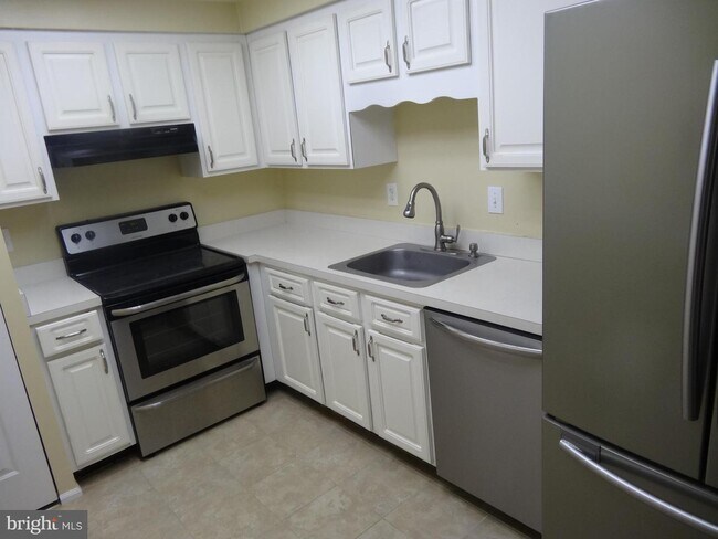 Foto del edificio - 7700 Tremayne Pl