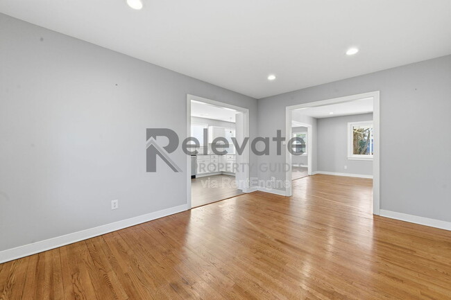 Building Photo - 8410 Yolanda Rd