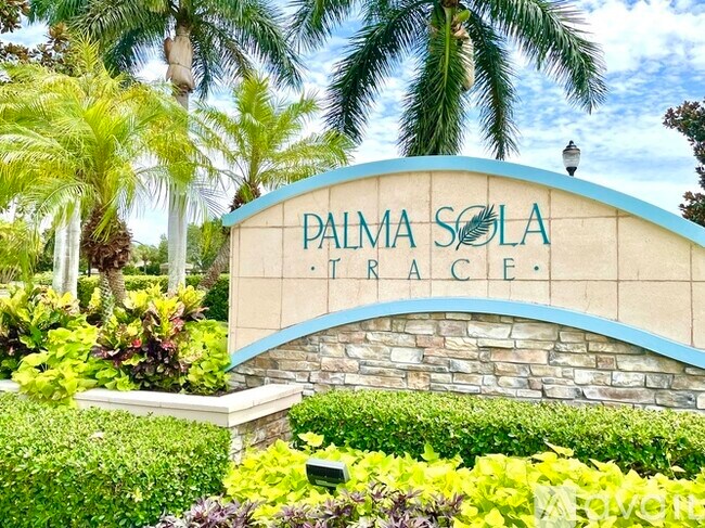 Entrada - 7230 Hamilton Rd