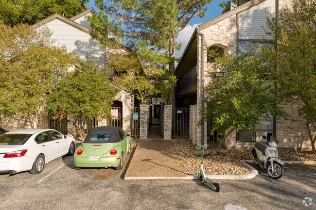 Foto del edificio - Gazebo Condos
