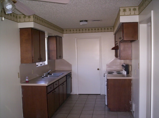 Building Photo - 5 Dallas Ct