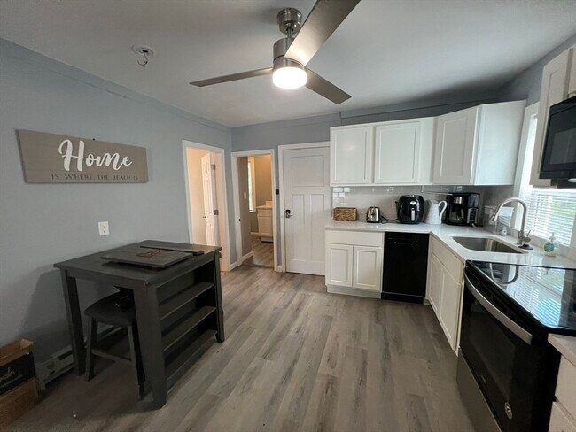 Building Photo - 5 1/2 Savery's Ln