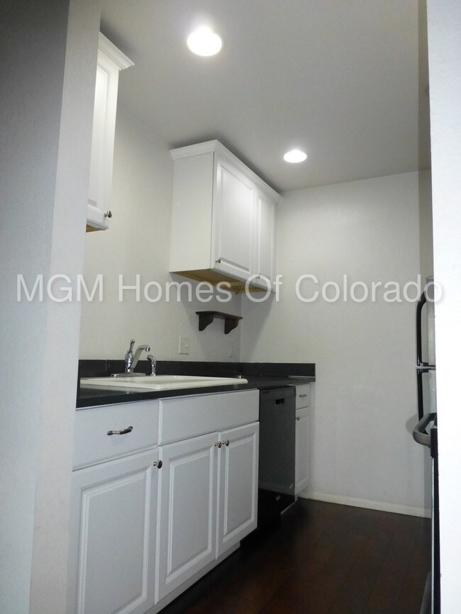 Building Photo - Beautifully Remodeld 2 Bed Arvada Condo