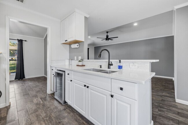 Foto del edificio - 1607 Malibu Dr