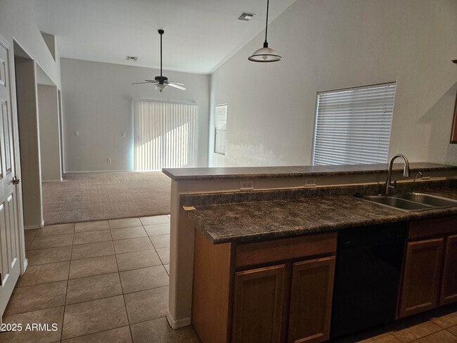 Foto del edificio - 41187 W Bravo Dr