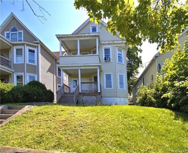 Building Photo - 137 Washington Street