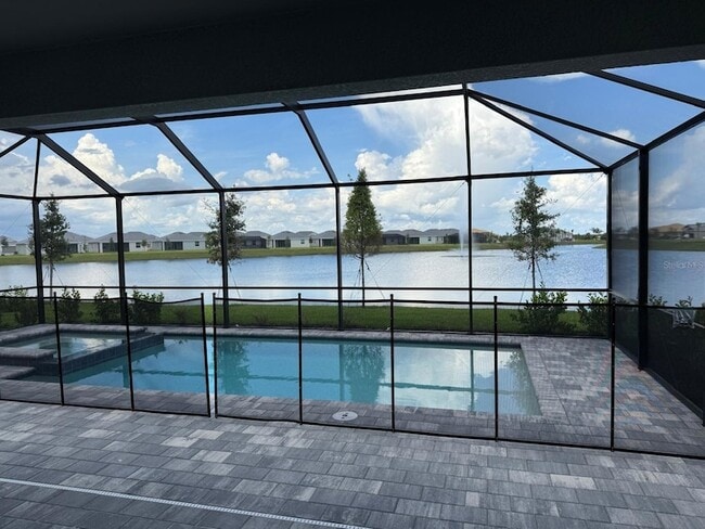 Building Photo - 7913 Lakes Edge Ln