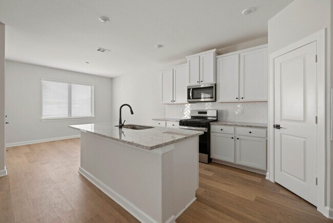 Building Photo - 13920 Starboard Reach Dr