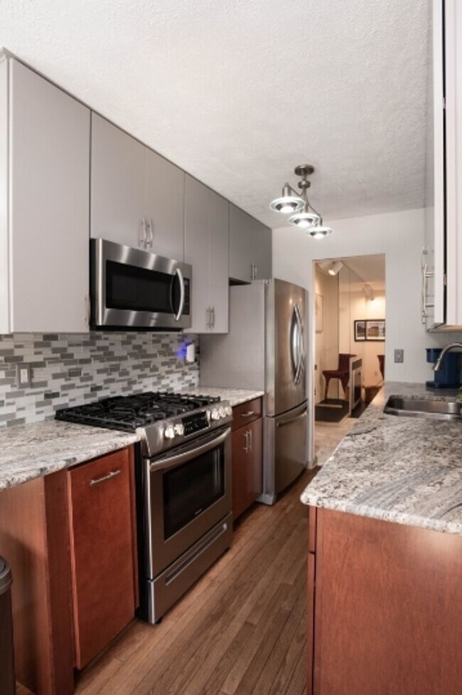 Foto del edificio - 804 Fairways Dr