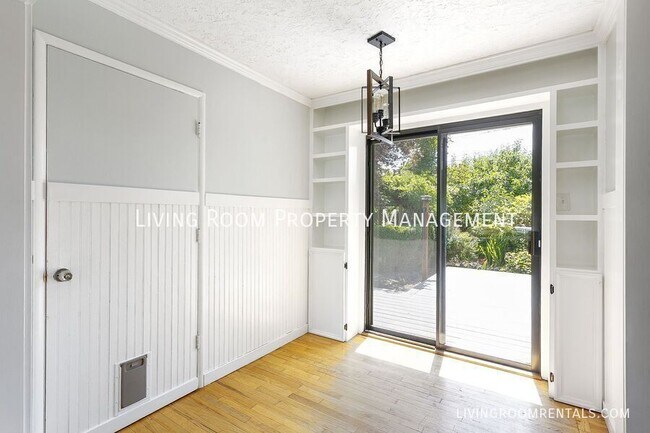Foto del edificio - 725 Riverdale Dr