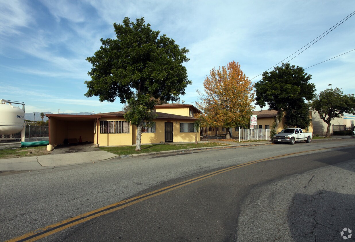 Primary Photo - Mabel Manor