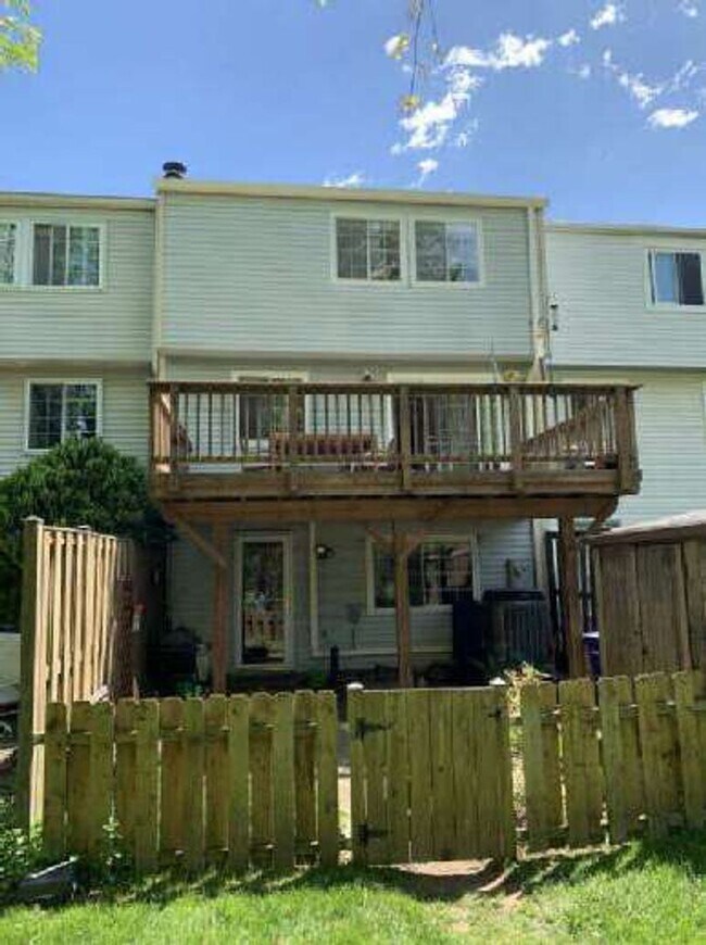 Foto del edificio - 2124 Glenn Spring Ct