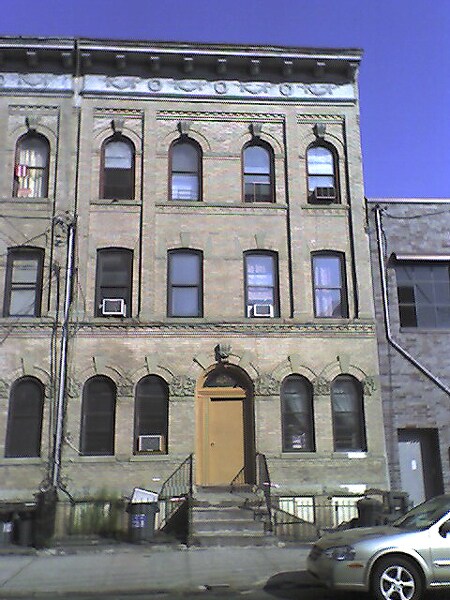Primary Photo - 1247 Willoughby Ave