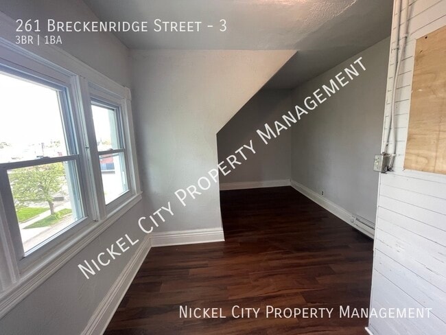 Building Photo - 261 Breckenridge St