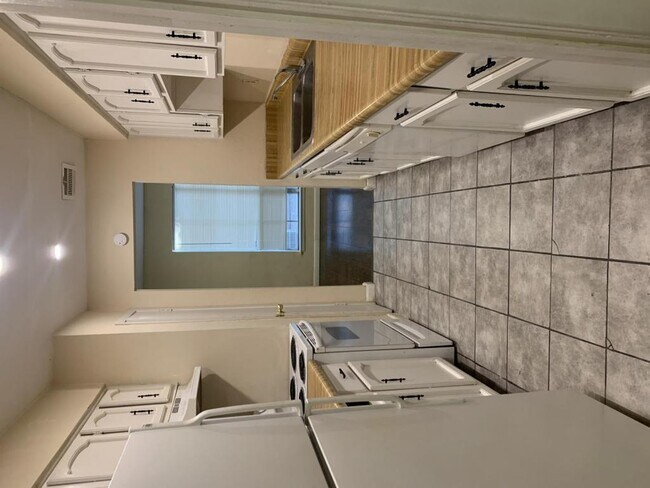 Building Photo - 12033 Ashrock