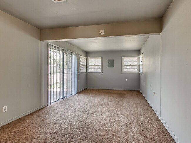 Foto del edificio - 1307 NW 81st St