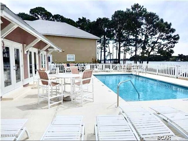 Building Photo - 7009 N Lagoon Dr