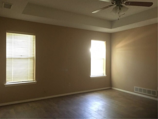 Foto del edificio - 3302 Ridge Oak Dr