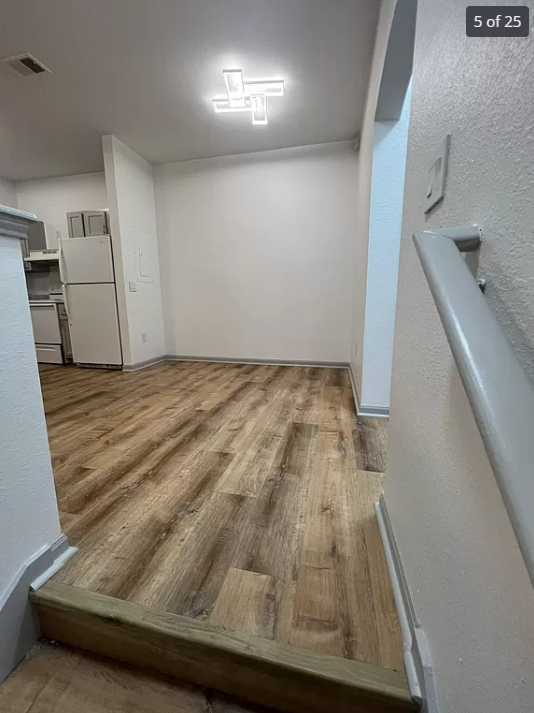 Building Photo - 447 W Longleaf Dr
