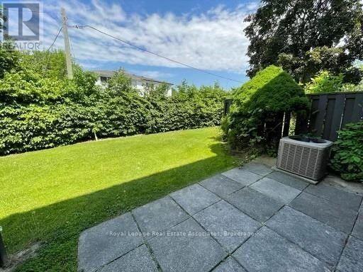 Building Photo - 160 Darras Ct