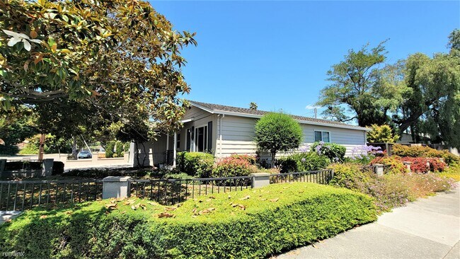 Foto del edificio - 3 br, 2 bath House - 1891 Bowers Avenue