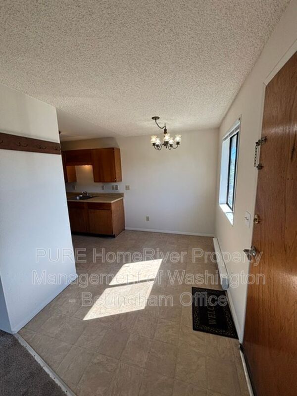 Building Photo - 5084-5086 LaBounty Drive