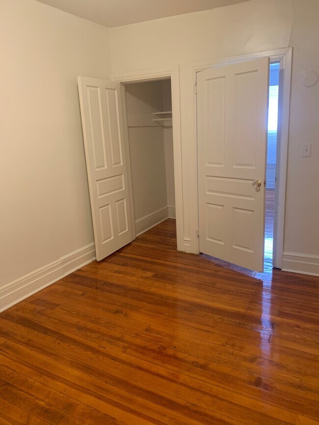 Foto del edificio - Second month HALF OFF! 2 bedroom 3rd Floor...