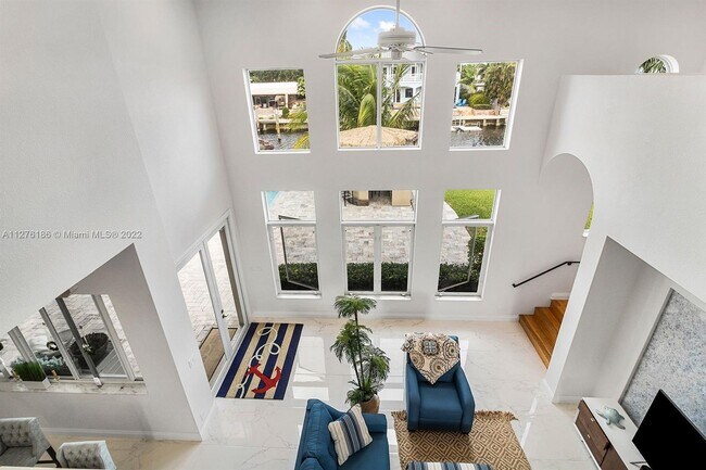 Building Photo - 277 Tropic Dr