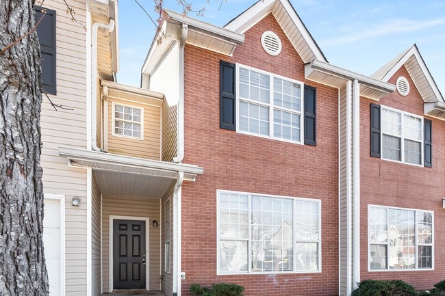 Building Photo - Beautiful Upgraded Townhome!