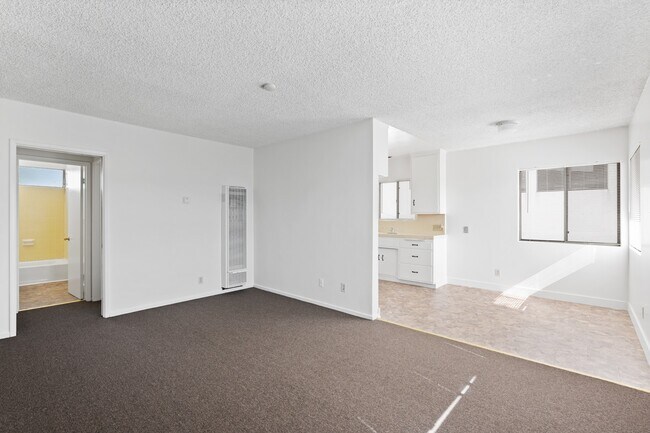 Building Photo - 717 South Meyler Street, Unit Unit B