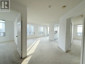 Building Photo - 8 Hillcrest Ave