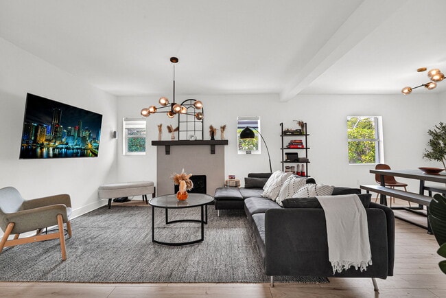 Building Photo - 37 NW 47th St