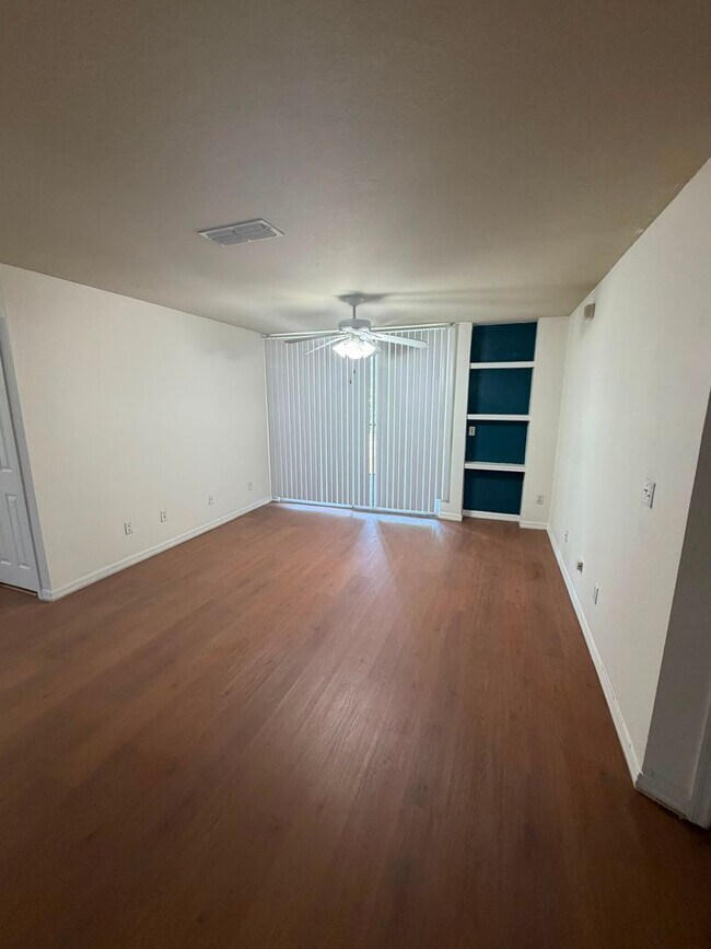 Foto del edificio - 7605 Pissarro Dr
