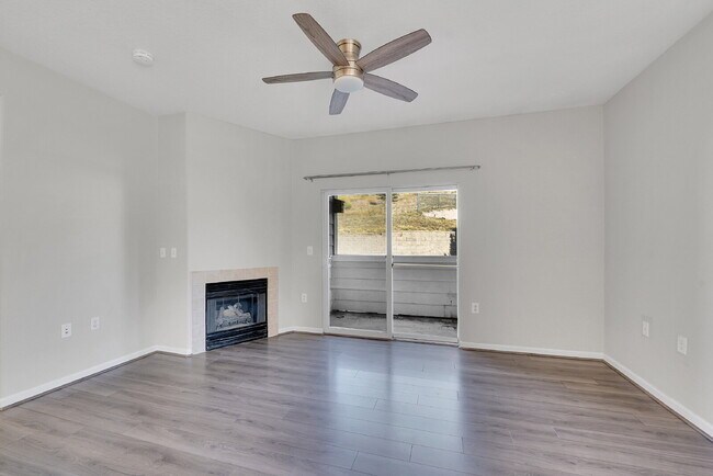 Foto del edificio - $1,850, 1 bed, 1 bath, located in Arvada w...