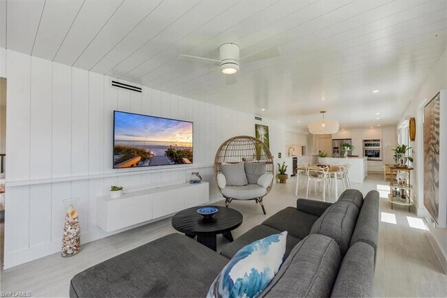 Building Photo - 1100 8th Ave S