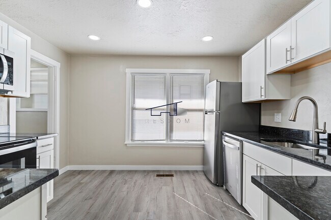 Foto del edificio - 3480 Ogden Ave