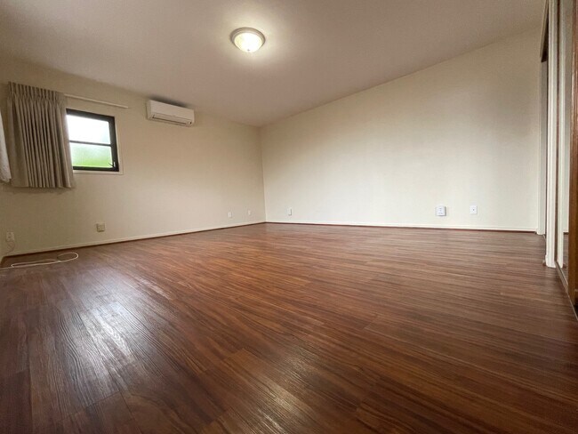 Dormitorio principal con aire acondicionado split - 45-560 Kiani St