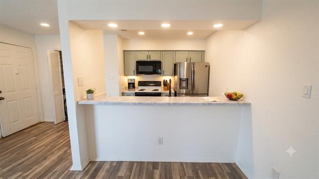 Foto del edificio - 9813 Walnut St