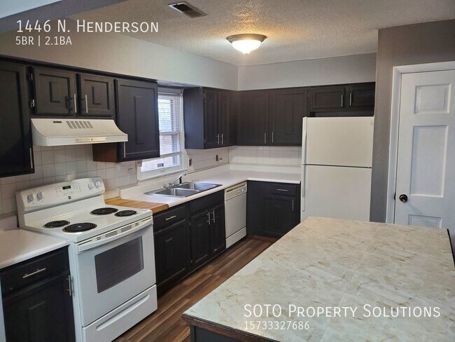 Building Photo - 5 BD / 2.5 BA House