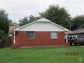 Building Photo - 320 NW 87th St