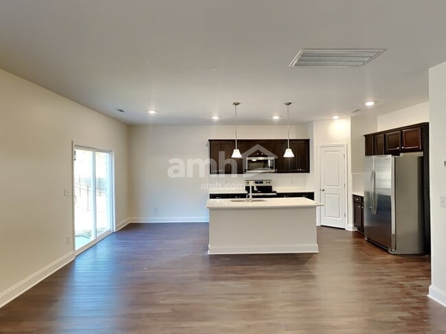 Building Photo - 122 Marin Dr