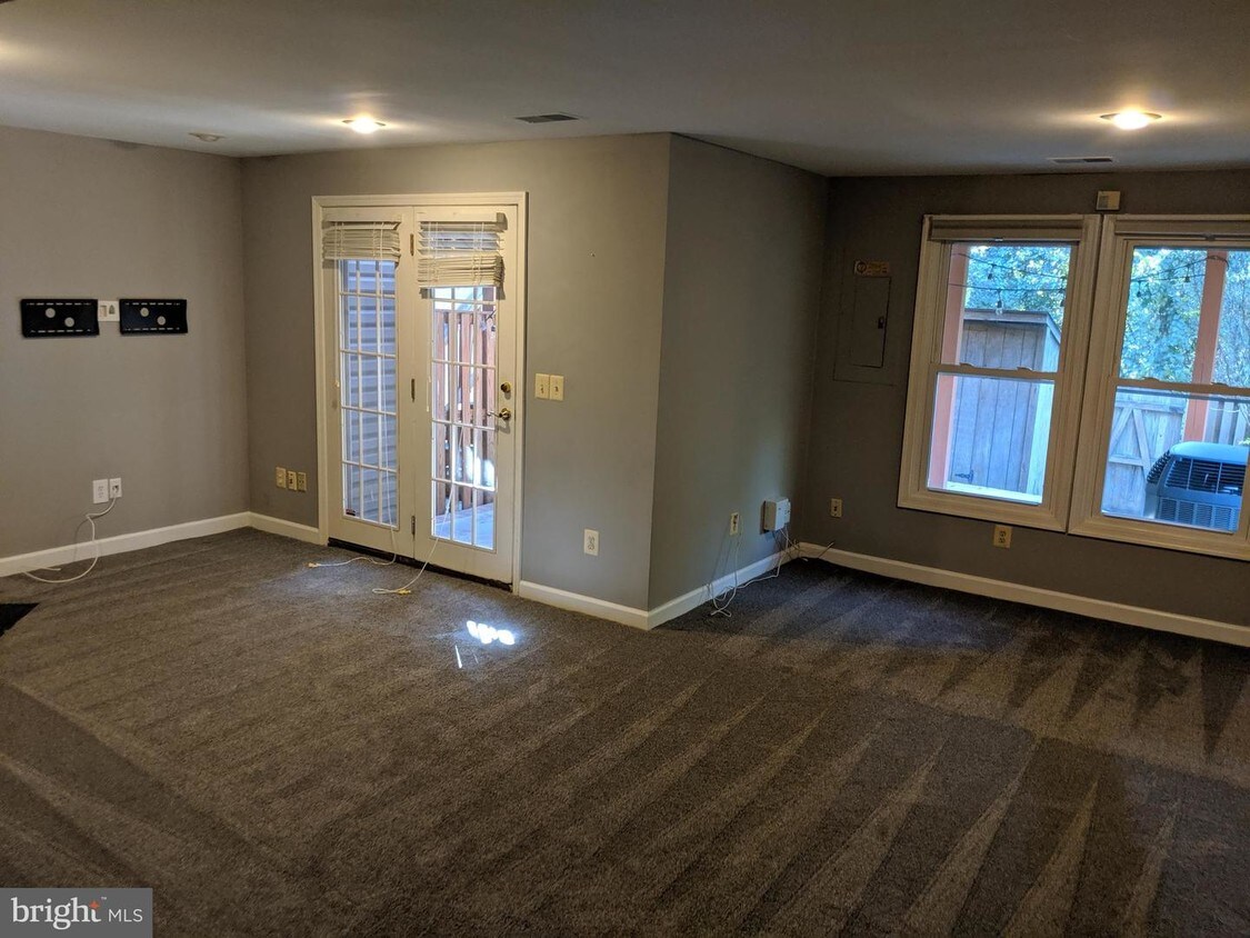 Foto principal - 3716 Farmland Dr