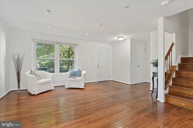 Building Photo - 10606 Tuppence Ct