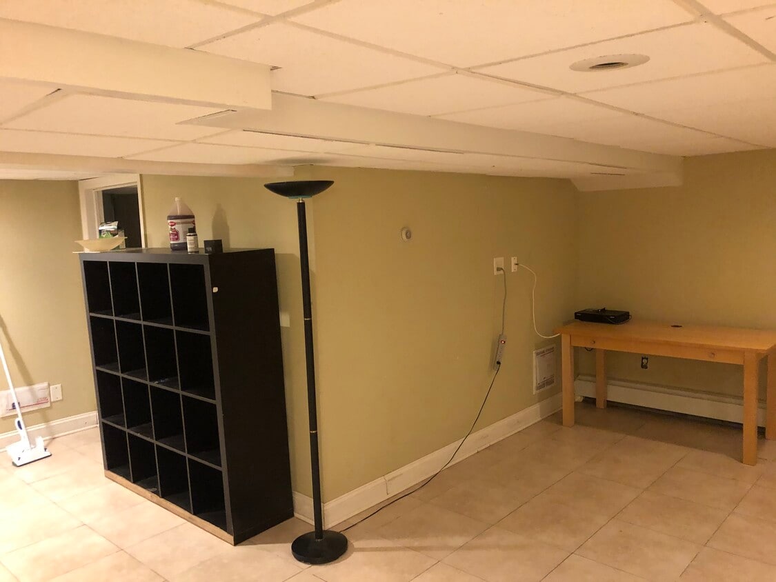 Studio - 277 Millbrook Ave