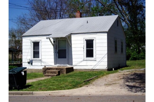 Building Photo - Move in ready!