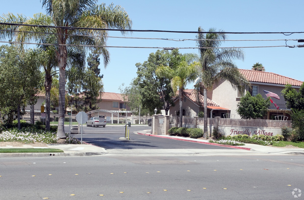 Primary Photo - Flamingo Court