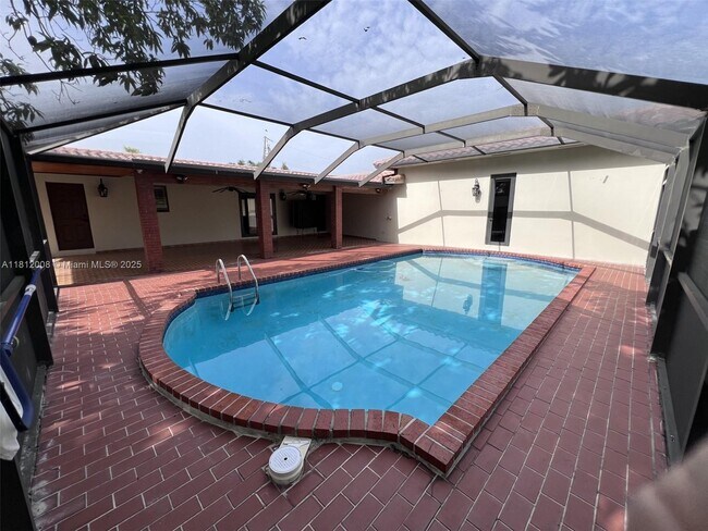 Foto del edificio - 10754 SW 30th St